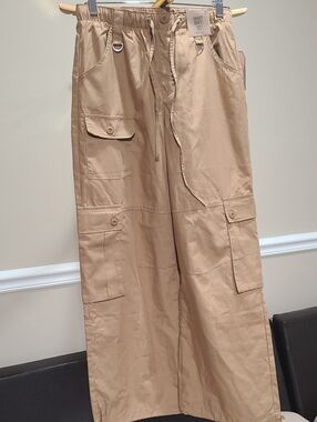 Rue21 Sweet Envy Size M NWT Tan Cargo Pants — Relaxed Utility Fit